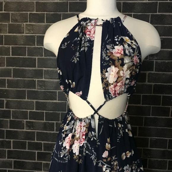 Crisscross Cut Out Front Tie Back Floral Halter Dress - Picture 5 of 16